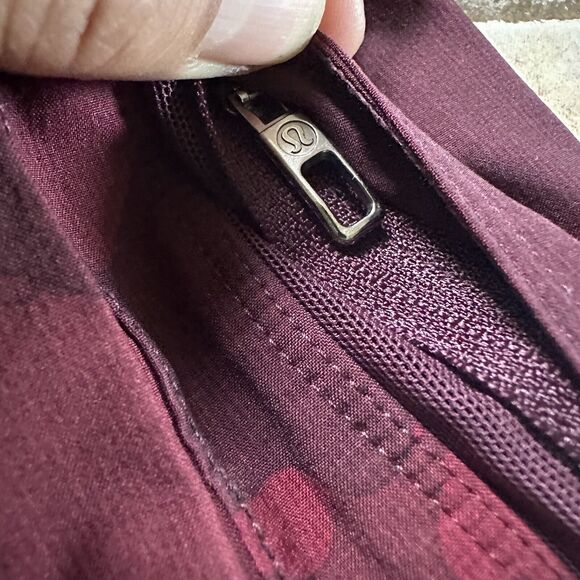 Lululemon Pace Breaker Shorts‎ Smokescreen Camo Oxblood Rosewood Lined 9” Medium - Picture 6 of 13